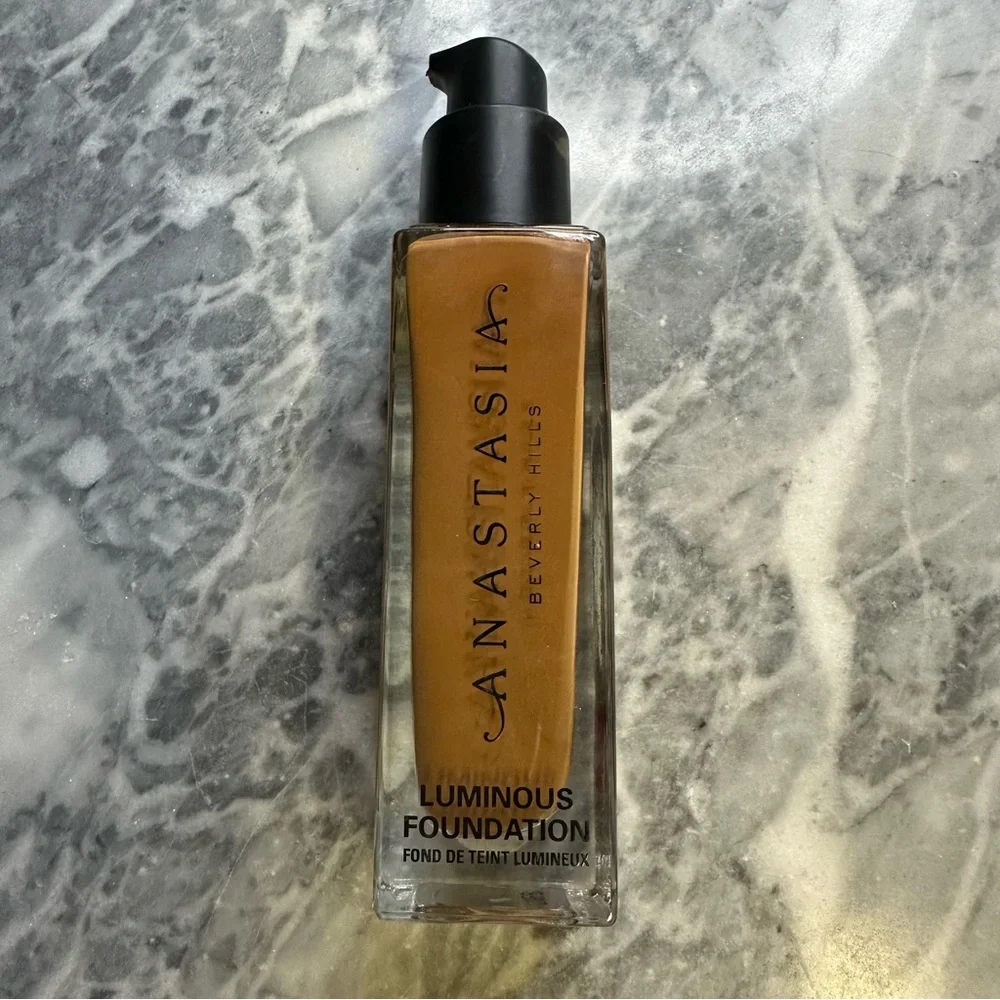 Anastasia Beverly Hills‎ ABH Luminous Foundation 470C